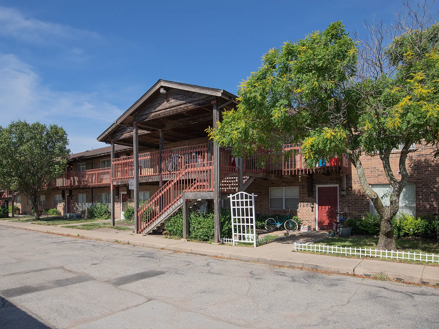 Cloudridge Apartments — Photo 4