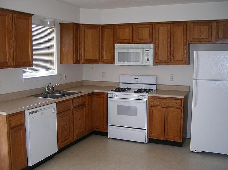 2nd image of 79A Oak Dr