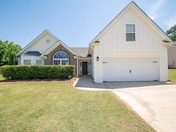 8 Woodmere Ct, Phenix City, AL 36870