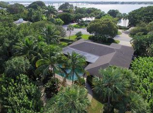 30 N River Rd, Sewalls Pt, FL 34996