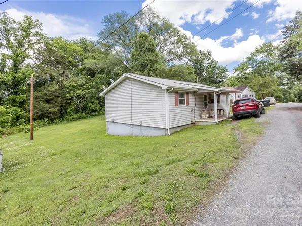 100 Lanier St, Mount Holly, NC 28120