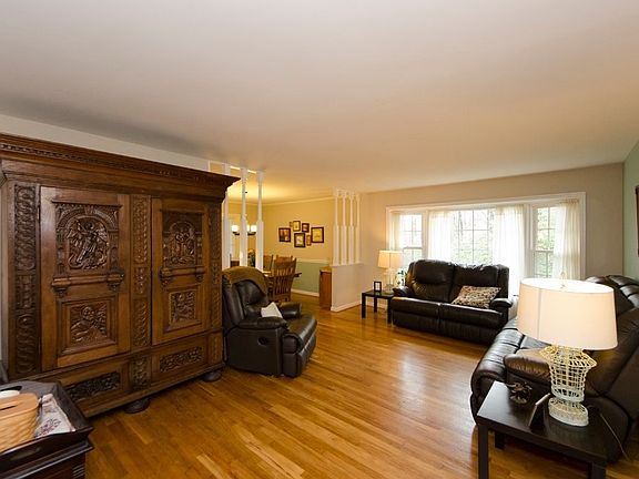 4th image of 8147 Briar Creek Dr