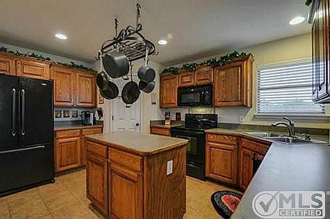 4th image of 617 Alexandria Ln