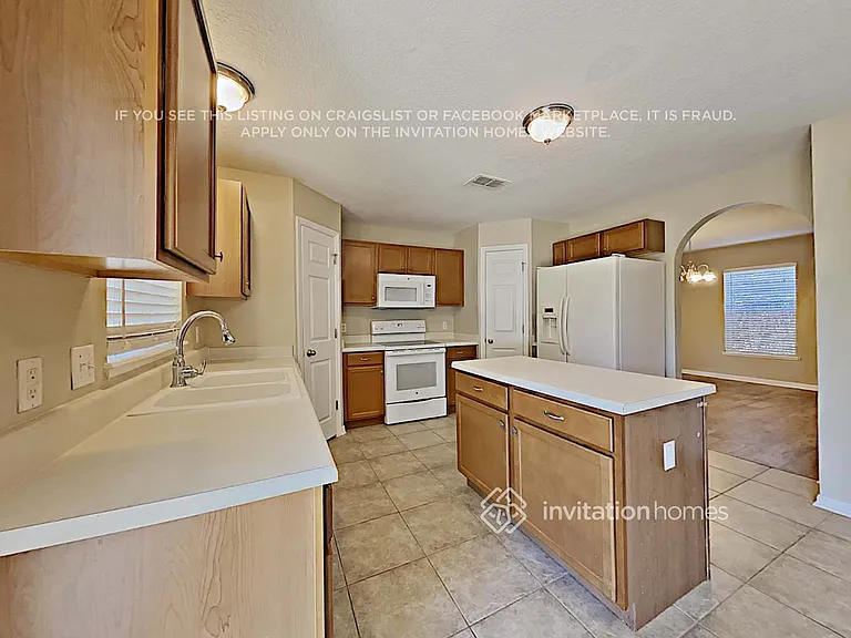 1806 Torrington Dr — Photo 7