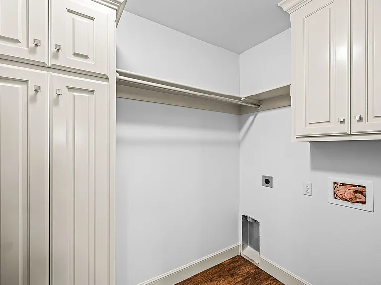 9806 Avenue V #B — Photo 18