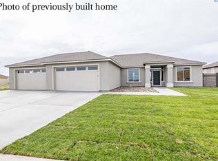 654 Troy Ave, West Richland, WA 99352