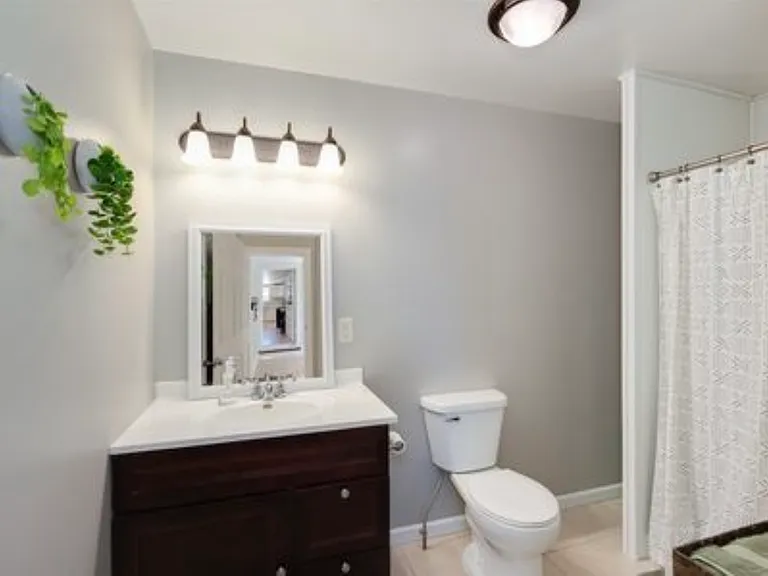 207 S Poland St — Photo 13