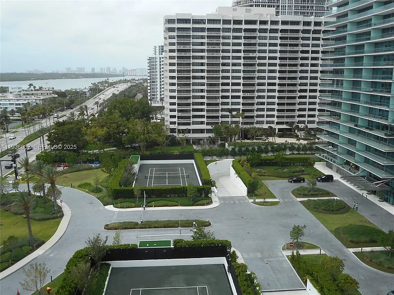 10185 Collins Ave #1204 — Photo 2