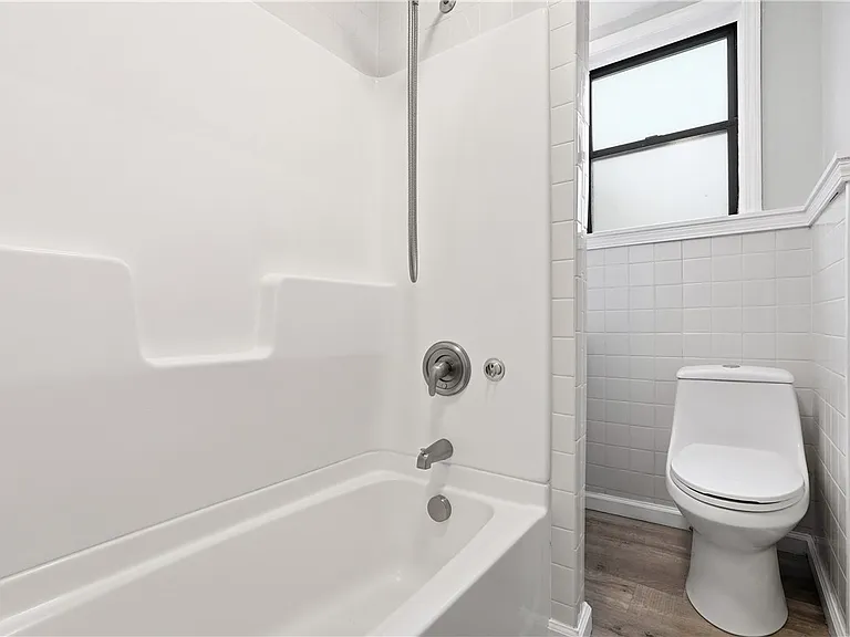 1900 Maple St #4 — Photo 24