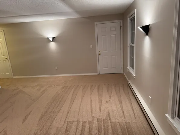 239 Old Farms Rd APT 7B, Avon, CT 06001