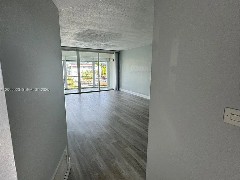 1398 NE 191st St #C305 — Photo 11