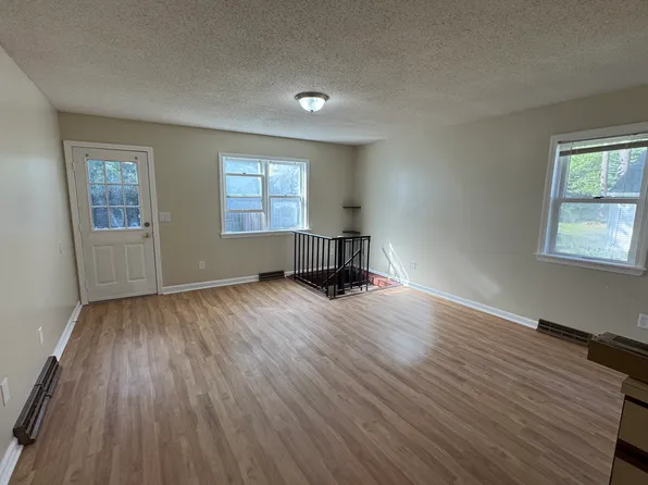 19-21 Wedgewood Cir #19-21, Springfield, MA 01129
