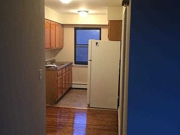 3rd image of 289 Essex St #E