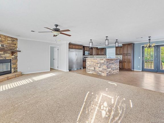 4th image of 1215 N Bridlewood Dr