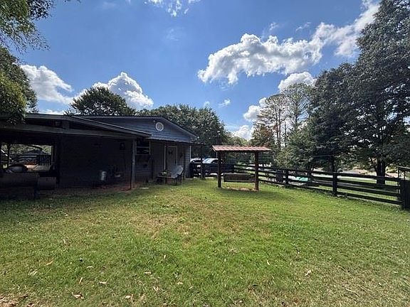 4th image of 904 Butterworth Rd
