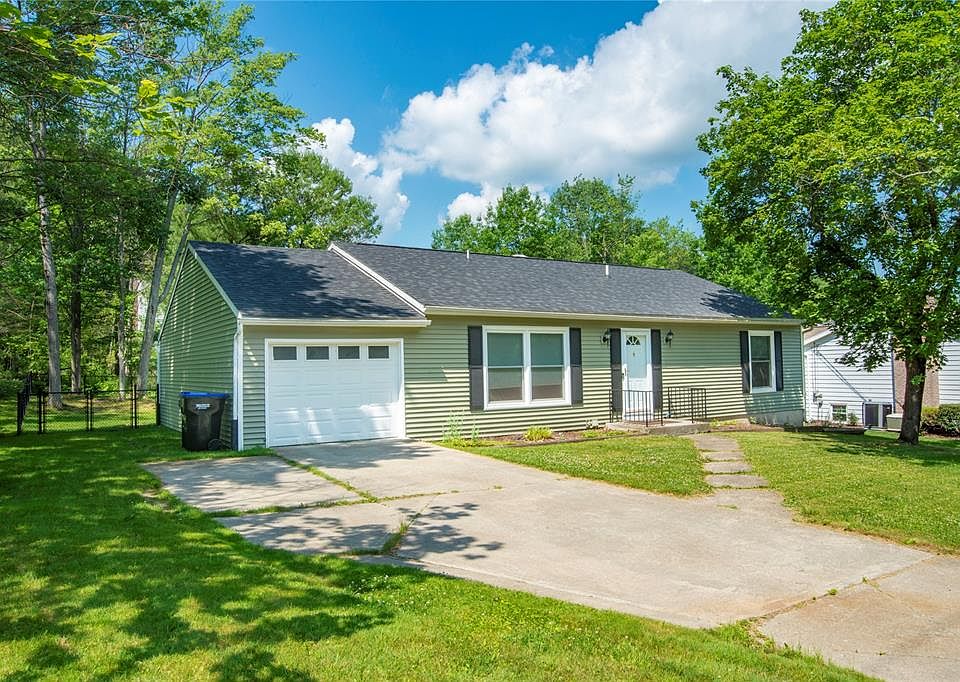 1st image of 17 Highland Dr