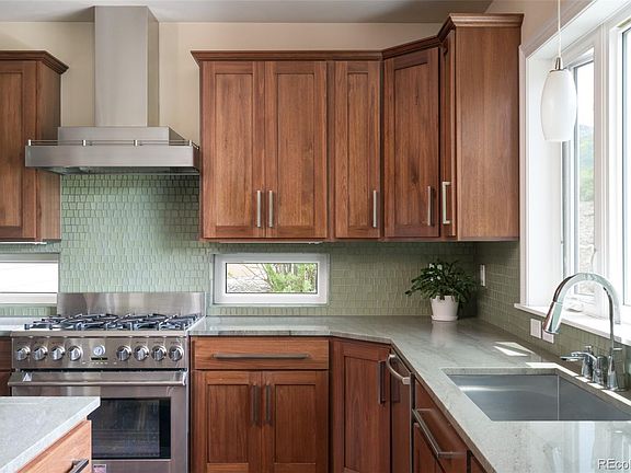 4th image of 1164 Longview Cir