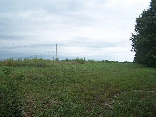 2nd image of 270 Short Line Pike