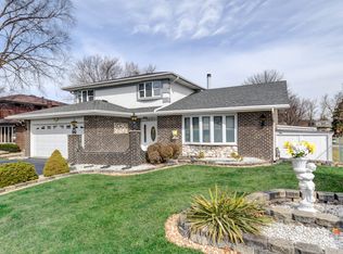 8506 W Zermatt Dr, Palos Hills, IL
