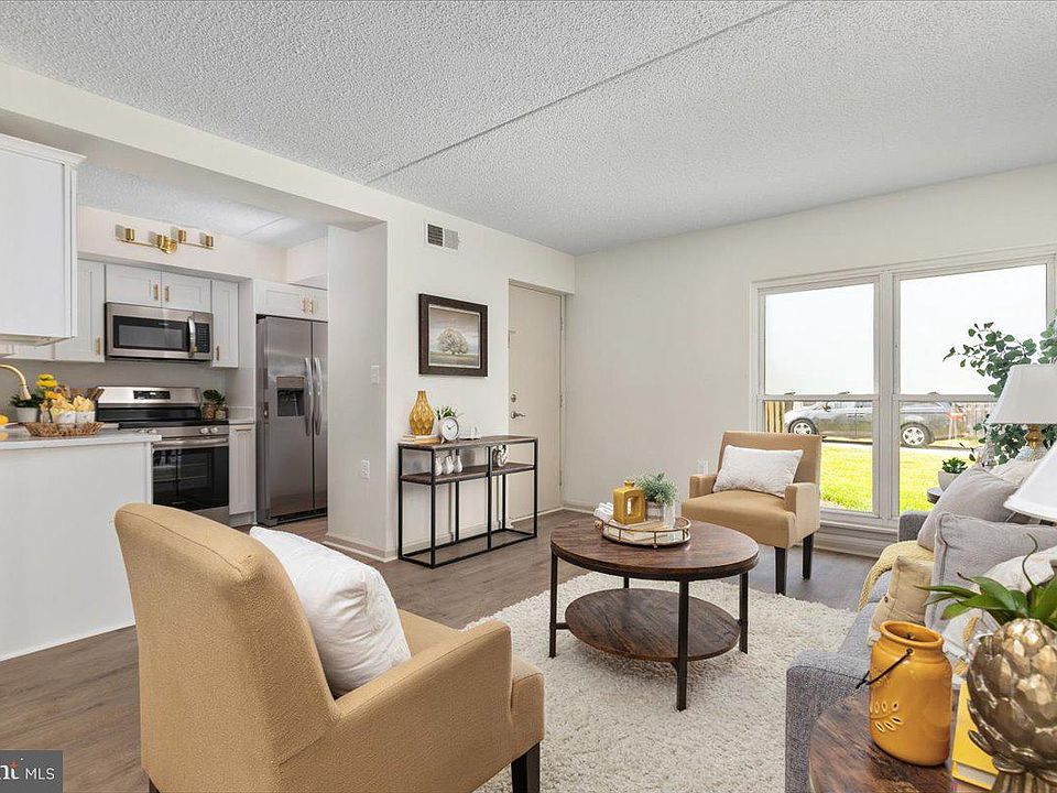 1st image of 8601 Sacramento Dr APT B