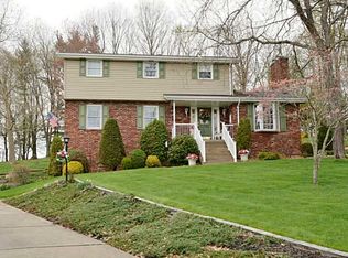 98 Nancy Ln, Mcmurray, PA 15317
