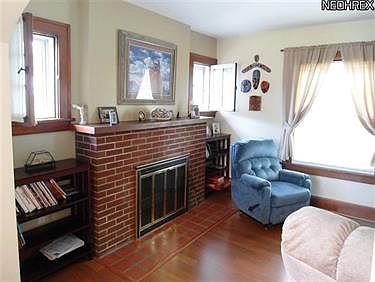4th image of 129 W Homestead St