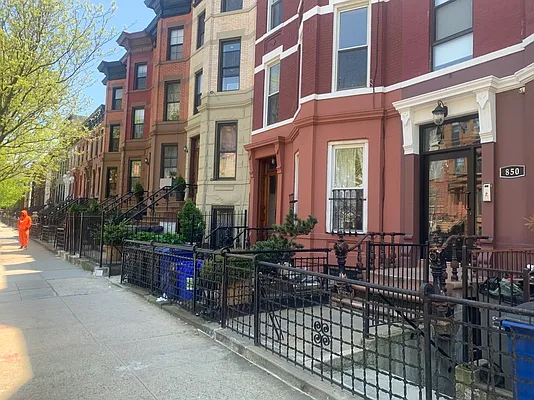 Rented by MNS | media 12