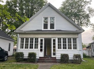 925 Troy Rd, Edwardsville, IL 62025