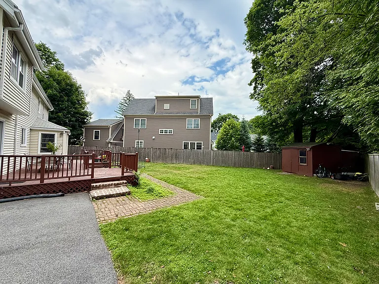 18 Pine St #1 — Photo 25