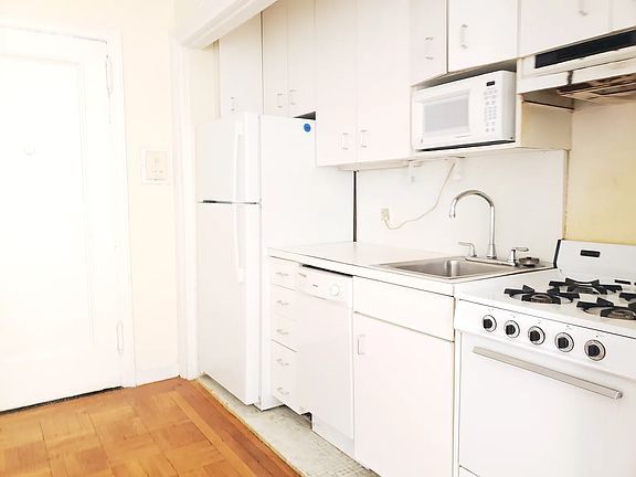 4th image of 510 W 110th St Floor 3