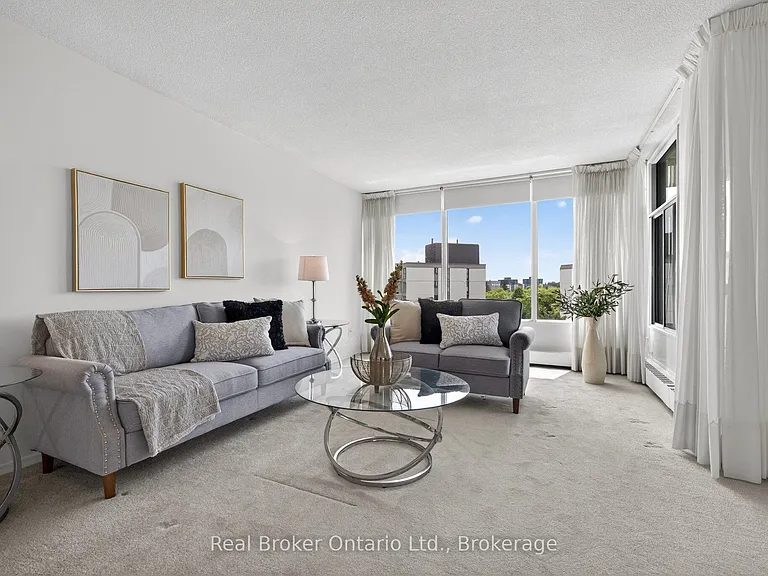 23 Woodlawn Rd E #811 — Photo 6