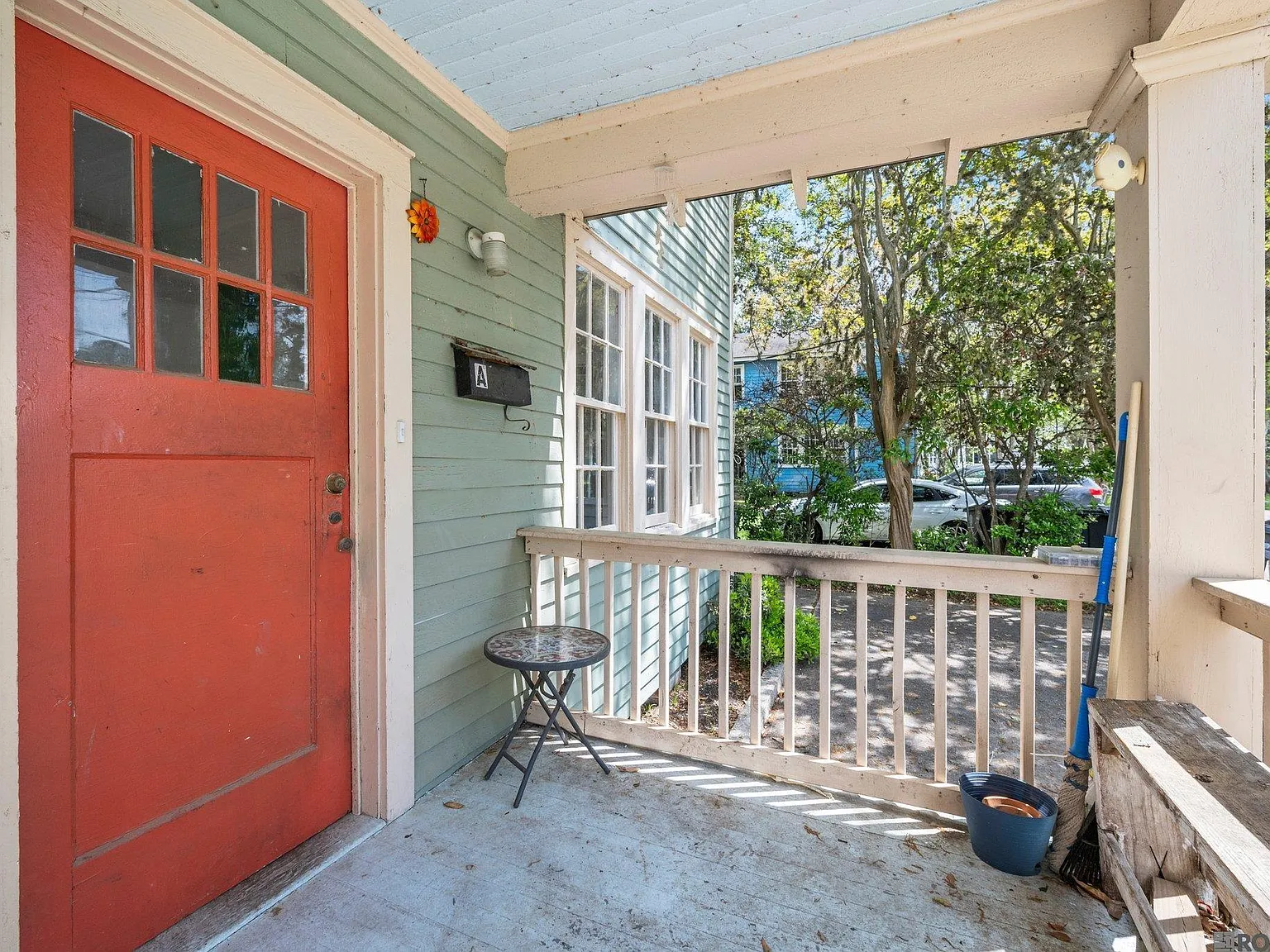 2 bed, 748 sqft, $995 — Photo 2