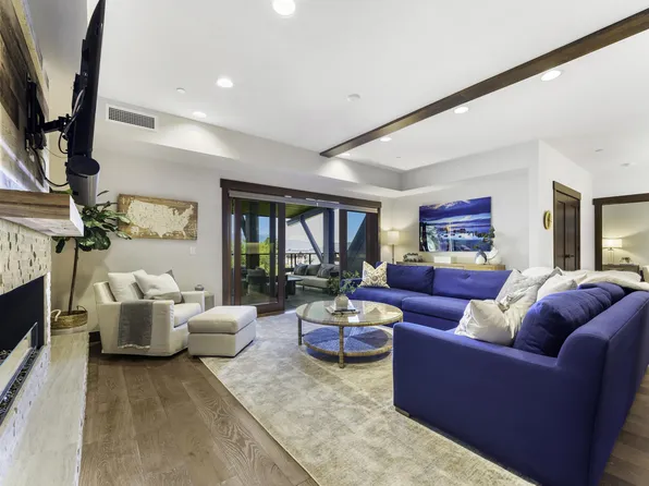 17 Beach Club Dr, Stateline, NV