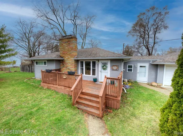 2293 Nichols Ave, Flint, MI 48507