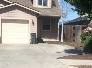 1490 Clearsprings Dr, Medford, OR 97501