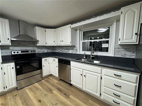5th image of 715 S 56th St