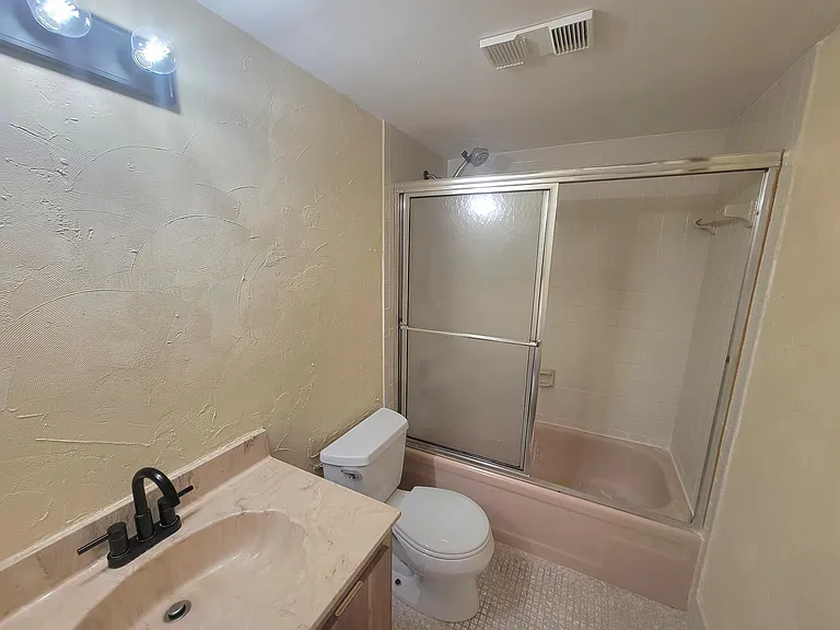 7900 NW 50th St #304 — Photo 12