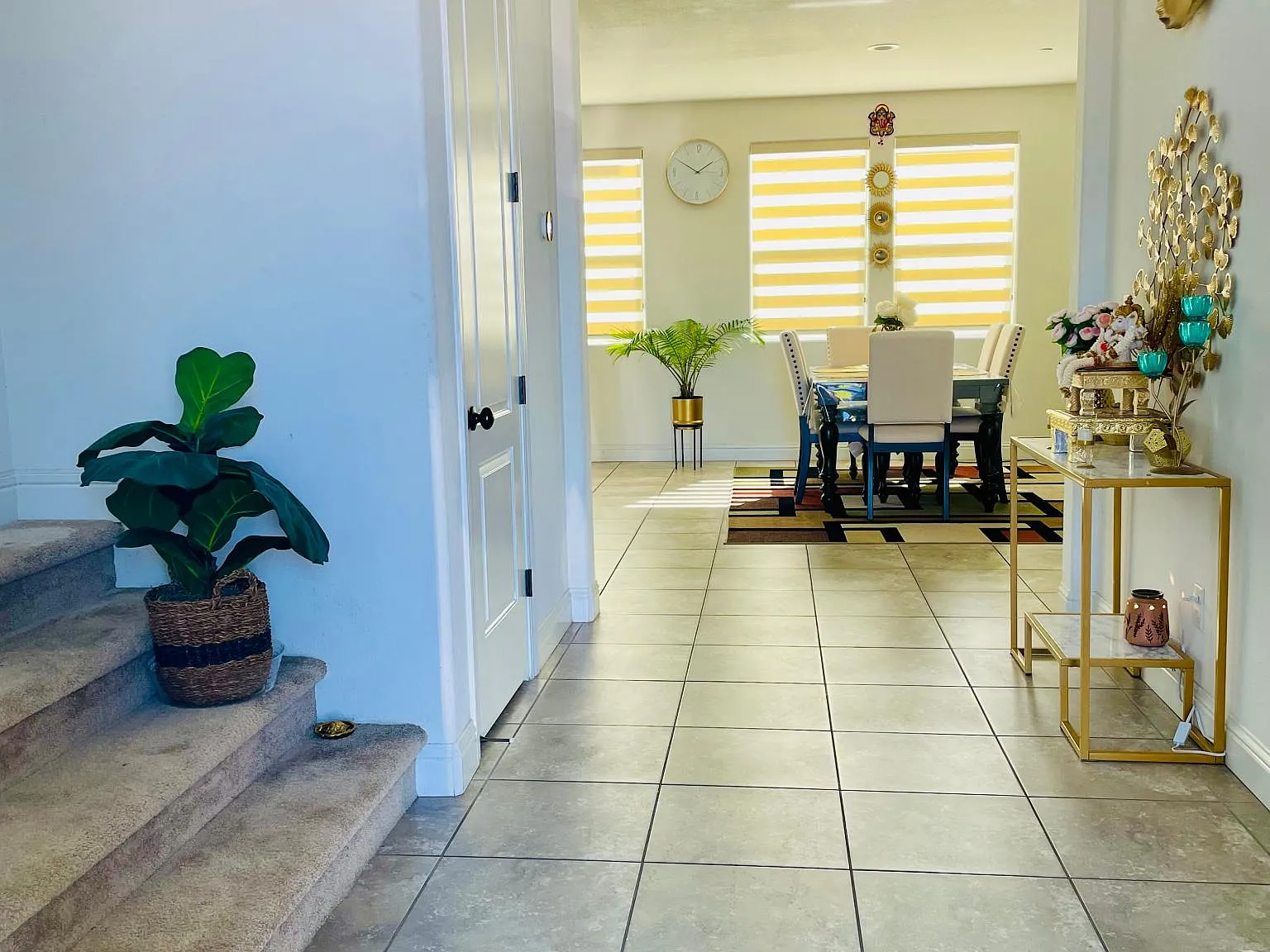4 bed, 2727 sqft, $3,300 — Photo 2