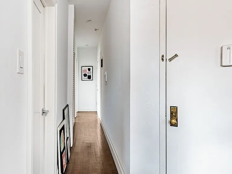 411 Manhattan Ave #9 — Photo 22