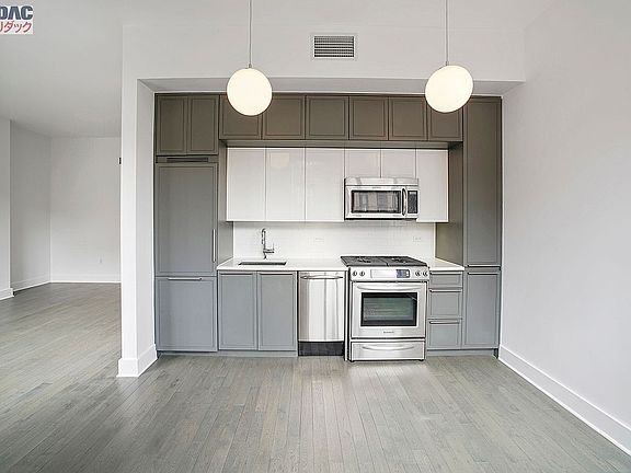 5th image of 416 W 52nd St APT 520
