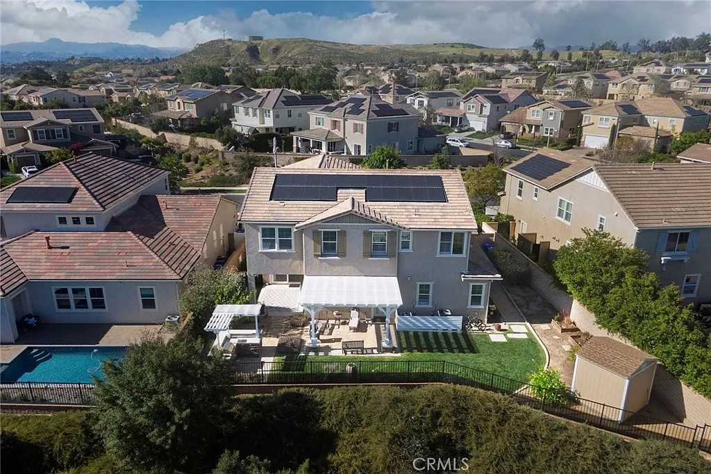 5 bed, 4.5 bath, 4232 sqft, $6,450 — Photo 4