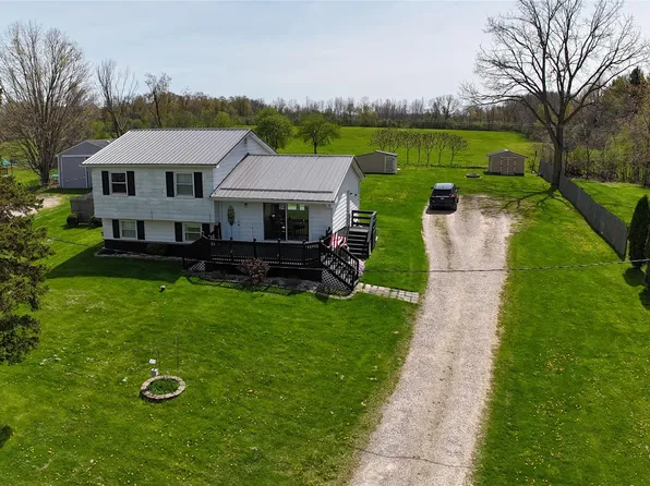 2128 Greenwood Rd, Lapeer, MI 48446