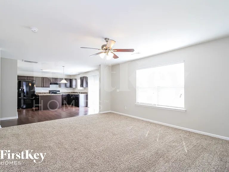 1438 Waverly St — Photo 4