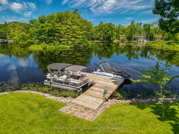 1464 Golden Beach Rd, Bracebridge, ON P1L 1W8
