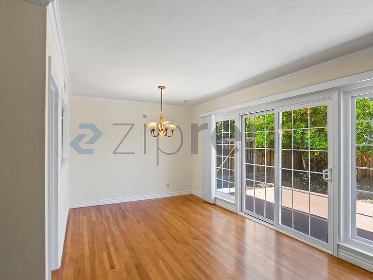 1075 Kildare Ave — Photo 10