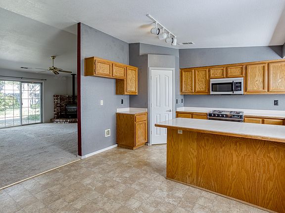2nd image of 6694 Waterford Dr
