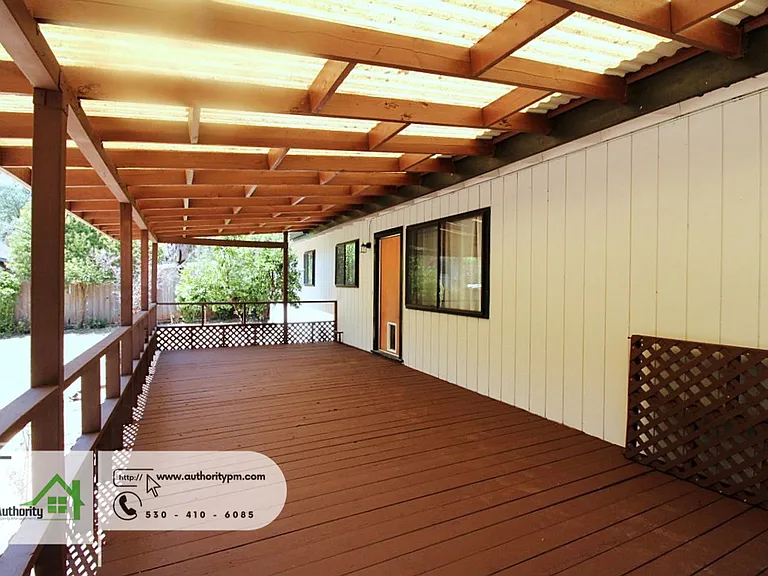 4548 Pensacola St — Photo 25