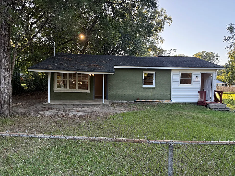 235 Suzanne Dr