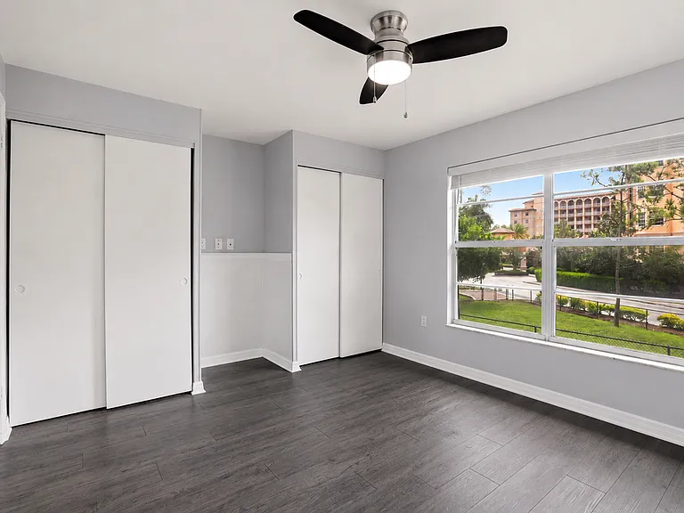 Phillippi Square Apartments — Photo 32