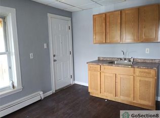 93 Austin St APT 3, Worcester, MA 01609